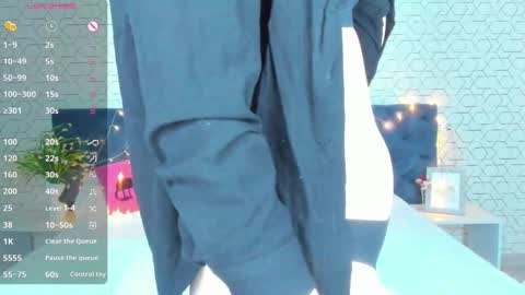 Snapshot of linda__bryant chatting on January 31, 2025, 12:28 am Linda GMT2 Mon Tu Fri Sa Su 0300am-1000 am online show from January 31, 2025, 12:28 am