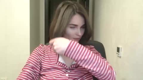 Snapshot of linda_aa chatting on April 26, 2026, 7:11 pm Linda online show from April 26, 2026, 7:11 pm