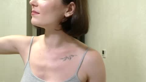 Snapshot of linda_aa chatting on June 25, 2026, 8:02 pm Linda online show from June 25, 2026, 8:02 pm