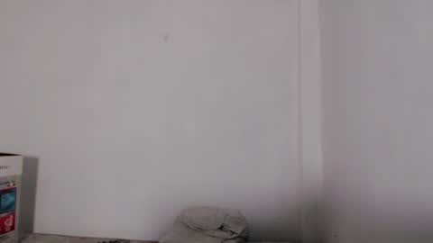 linda brown  online show from April 7, 2026, 12:05 pm