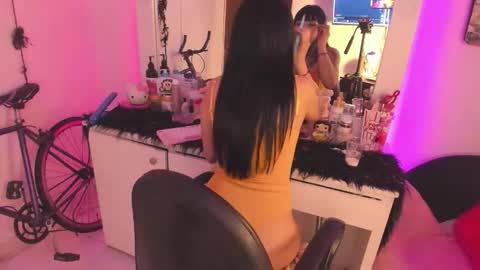 Lindaa maria  online show from March 2, 2026, 7:15 am