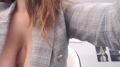 Snapshot of linda_morgan1 chatting on October 30, 2025, 1:01 pm Maria Paula online show from October 30, 2025, 1:01 pm