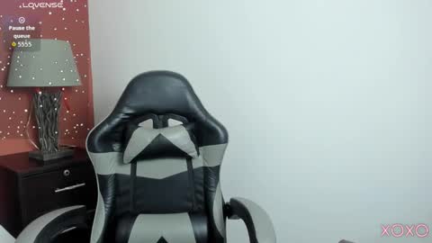 L I N D A online show from February 12, 2026, 8:48 pm