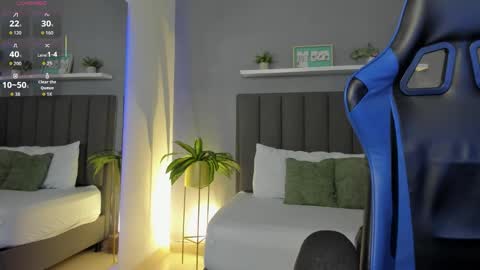 L I N D A online show from November 28, 2025, 2:25 am