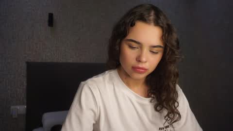 Snapshot of lindaaii chatting on April 6, 2026, 1:12 pm Linda online show from April 6, 2026, 1:12 pm