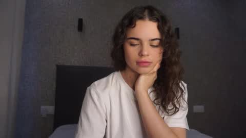 Snapshot of lindaaii chatting on April 19, 2026, 1:10 pm Linda online show from April 19, 2026, 1:10 pm