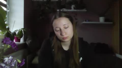 LindaAmore online show from September 30, 2025, 6:18 am