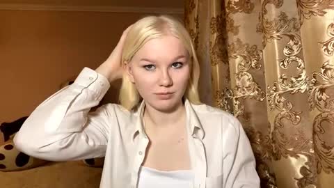 Luna online show from November 11, 2025, 12:27 pm