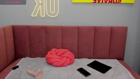 Snapshot of lindainsatiable chatting on January 30, 2025, 4:27 am Linda online show from January 30, 2025, 4:27 am