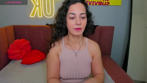 Snapshot of lindainsatiable chatting on February 16, 2025, 1:36 am Linda online show from February 16, 2025, 1:36 am