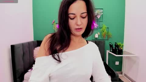 Snapshot of lindainsatiable chatting on November 28, 2025, 1:41 am Linda online show from November 28, 2025, 1:41 am