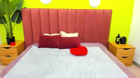 Snapshot of lindainsatiable chatting on December 5, 2025, 1:36 am Linda online show from December 5, 2025, 1:36 am