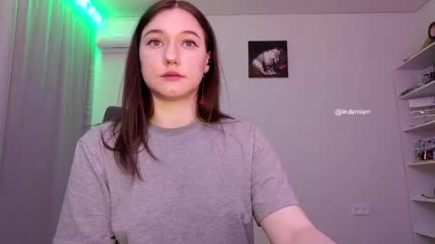 Snapshot of lindamlem chatting on December 3, 2025, 6:06 pm Call me Linda online show from December 3, 2025, 6:06 pm