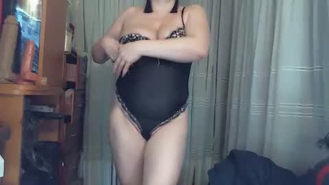 lindasweet53 online show from November 15, 2025, 10:01 am