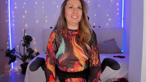 Linda  --  online show from December 2, 2025, 5:08 pm