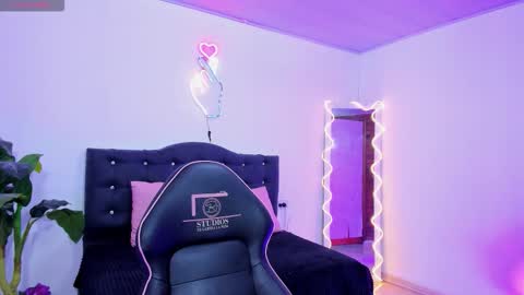 Linda  online show from March 17, 2026, 3:22 am