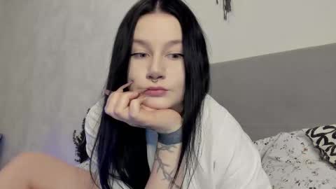 Lina online show from January 7, 2026, 10:40 am