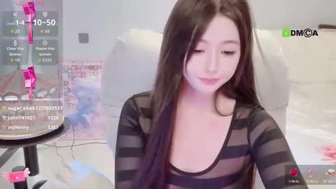 Linna online show from October 3, 2025, 2:03 pm