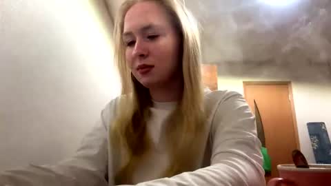 Snapshot of linncrisafi chatting on February 19, 2026, 5:53 pm Rose online show from February 19, 2026, 5:53 pm