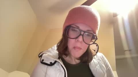 Snapshot of linusloves chatting on November 30, 2025, 7:34 am linusloves online show from November 30, 2025, 7:34 am