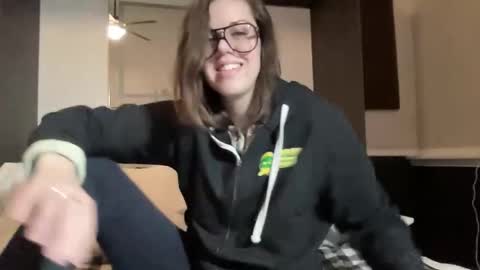 Snapshot of linusloves chatting on February 15, 2026, 9:55 pm linusloves online show from February 15, 2026, 9:55 pm