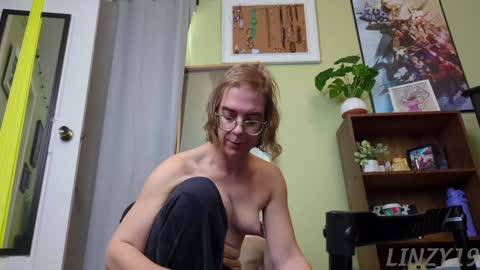 Snapshot of linzy19 chatting on December 31, 2024, 6:13 pm Linzy19 online show from December 31, 2024, 6:13 pm