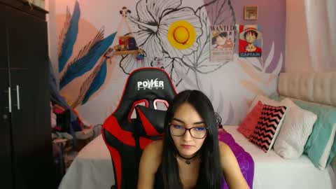 LinzyBaner online show from February 14, 2025, 11:53 pm