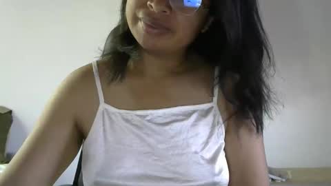 liora online show from April 27, 2026, 3:26 am