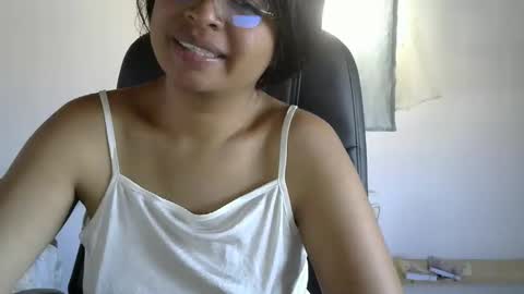liora online show from April 29, 2026, 4:27 am