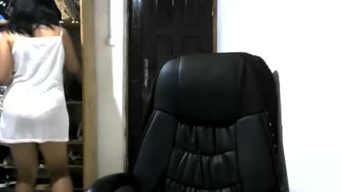 Snapshot of liora_selene chatting on June 1, 2026, 2:35 am liora online show from June 1, 2026, 2:35 am