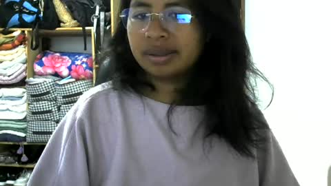 liora online show from June 25, 2026, 3:50 am