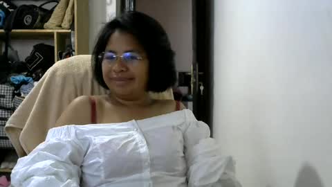 liora online show from August 6, 2026, 4:25 am
