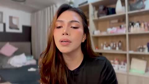 Snapshot of lioraeofophirxx chatting on November 15, 2025, 9:17 am Liora of Ophir online show from November 15, 2025, 9:17 am