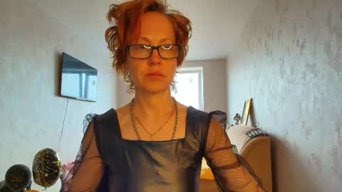 Liora Weiss online show from May 19, 2026, 7:26 am