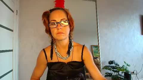 Liora Weiss online show from July 17, 2026, 8:32 am