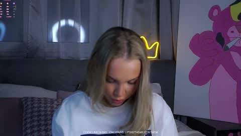 Snapshot of lipswithsmileonthem chatting on December 18, 2025, 1:11 am Amelia online show from December 18, 2025, 1:11 am