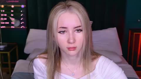 lirakink online show from November 19, 2025, 3:06 am