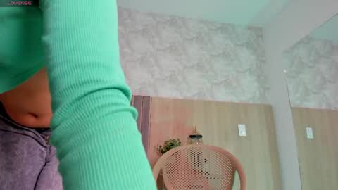 Snapshot of liriasweetie chatting on April 17, 2026, 11:35 am liria online show from April 17, 2026, 11:35 am