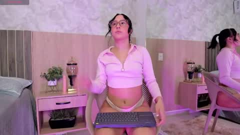 Snapshot of liriasweetie chatting on April 24, 2026, 11:23 am liria online show from April 24, 2026, 11:23 am