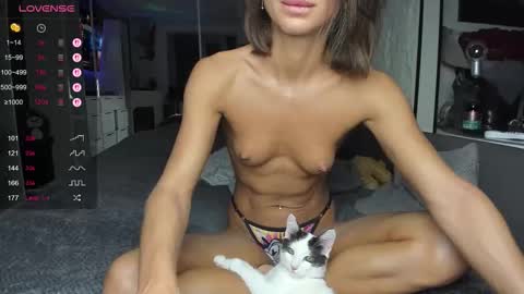 Snapshot of lisa__fox chatting on October 16, 2025, 3:29 am Lisa online show from October 16, 2025, 3:29 am