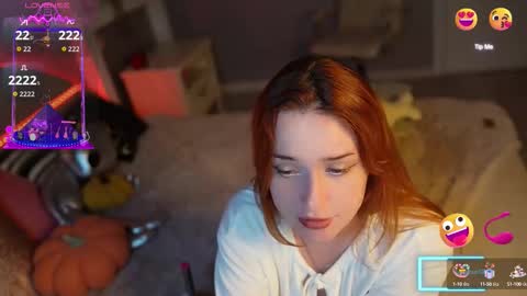 lisa_elfy online show from October 9, 2025, 8:40 pm
