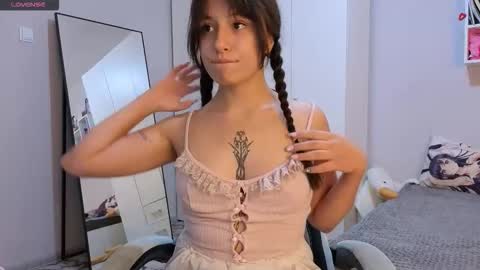 Snapshot of lisa_mzemta chatting on September 18, 2025, 8:22 pm Lisa online show from September 18, 2025, 8:22 pm