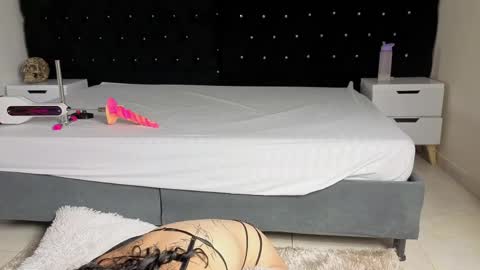 lisa_sweetas online show from April 7, 2026, 8:20 pm