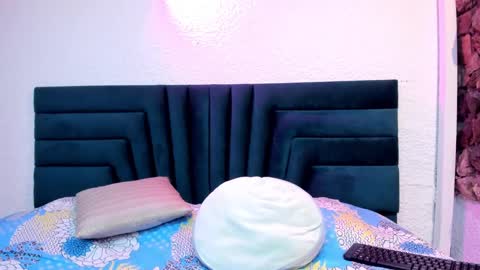 Snapshot of lisa_white_ chatting on February 5, 2025, 9:18 pm lisa white online show from February 5, 2025, 9:18 pm