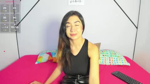 lisa white  online show from November 26, 2025, 1:01 pm