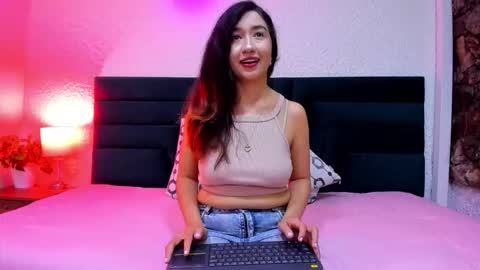 lisa white  online show from March 19, 2026, 4:38 am