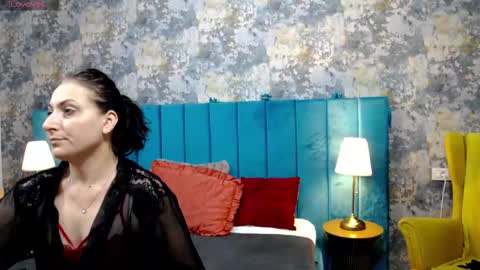 lisacroft online show from December 17, 2025, 7:14 am