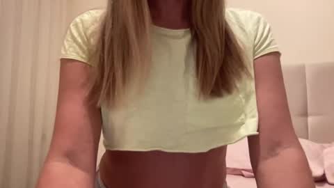 Snapshot of lisaflower1 chatting on January 10, 2025, 8:04 pm Lisa online show from January 10, 2025, 8:04 pm