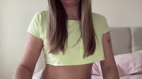 Snapshot of lisaflower1 chatting on December 2, 2025, 9:25 am Lisa online show from December 2, 2025, 9:25 am