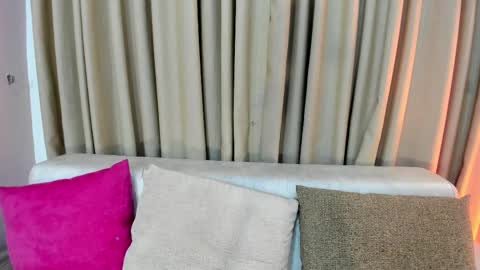 Snapshot of lisahadwiin chatting on February 22, 2025, 9:48 pm LisaHadwiin online show from February 22, 2025, 9:48 pm